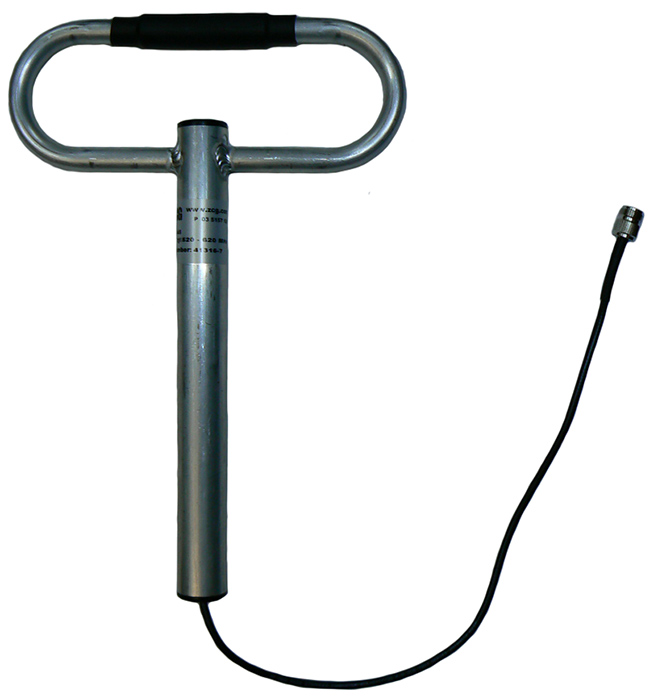 Broadband UHF sidemount dipole, aluminium, 520-620 MHz, 250W, N-type female, 500mm cable, 0 dBd - 240mm
